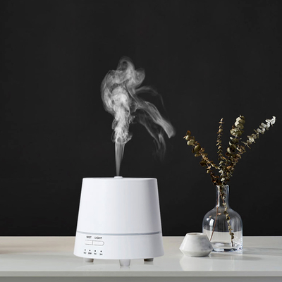 小さい150mlリモート・コントロール香りの拡散器LED 15のM2の超音波加湿器の拡散器