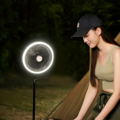 表示された三脚の再充電可能な天井に付いている扇風機LEDのテント10000mAhの無線テーブル ファン